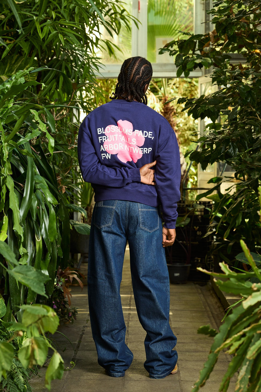 BLOSSOMS CREWNECK