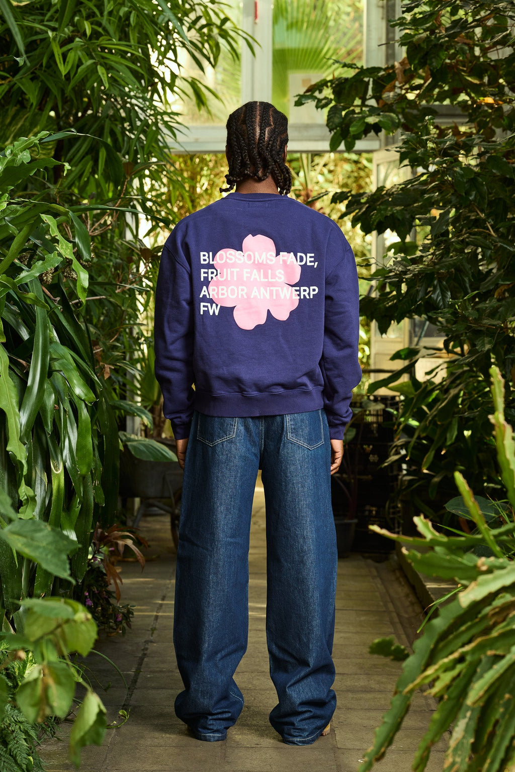 BLOSSOMS CREWNECK
