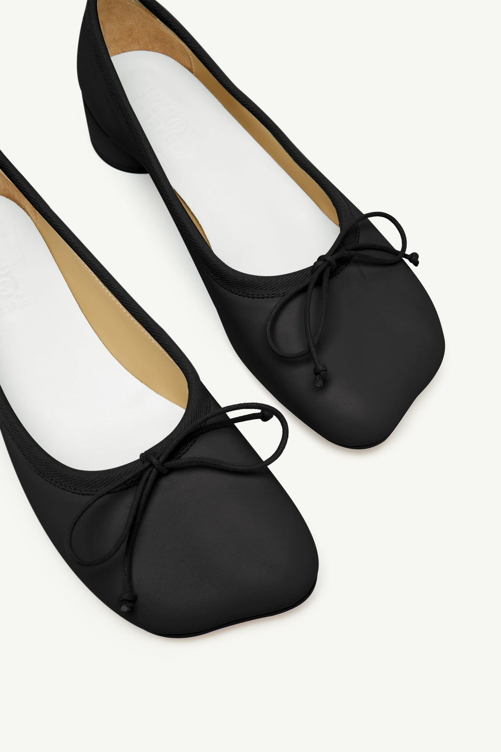 ANATOMIC BALLERINAS