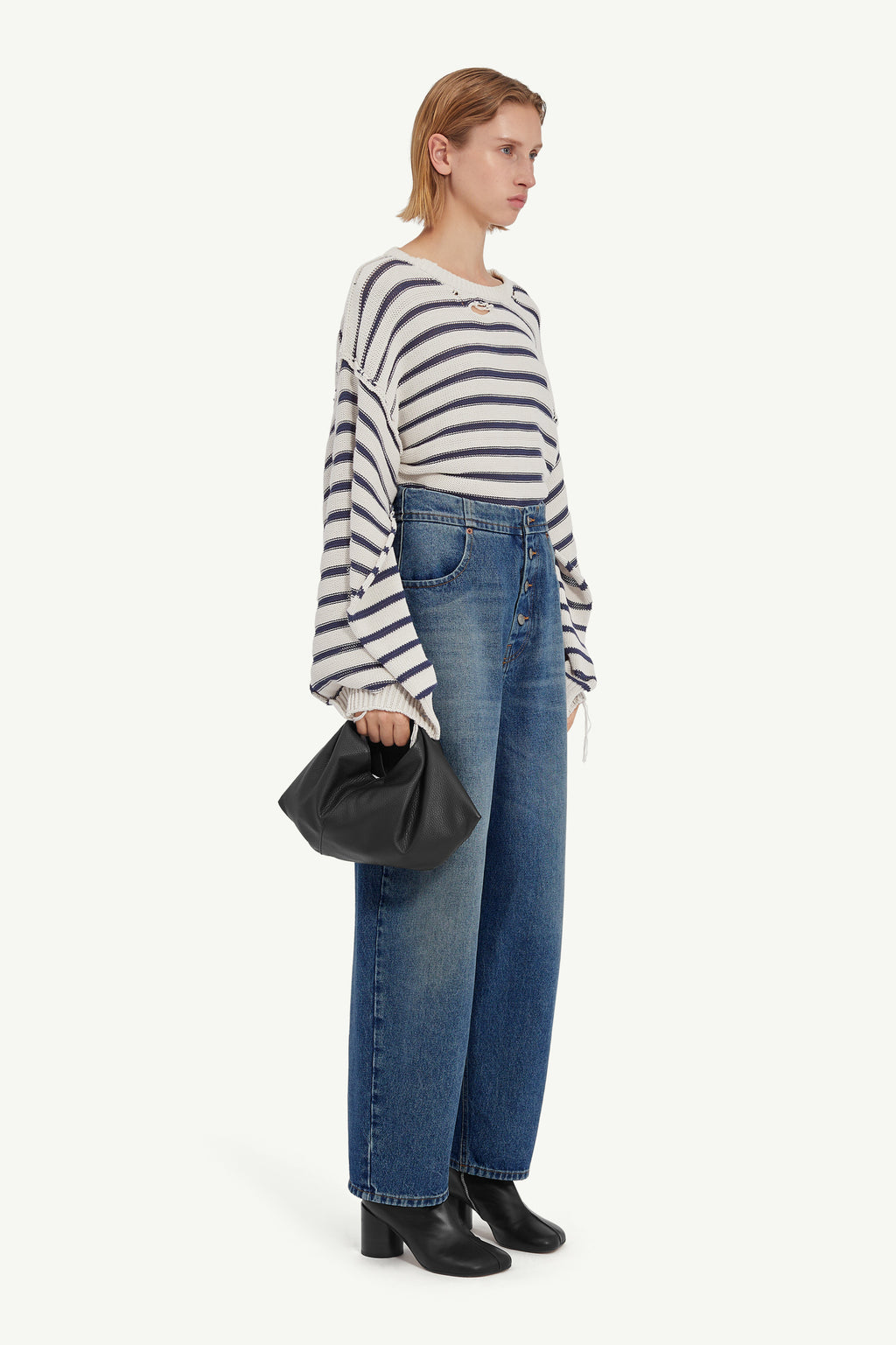 STRAIGHT LEG JEANS