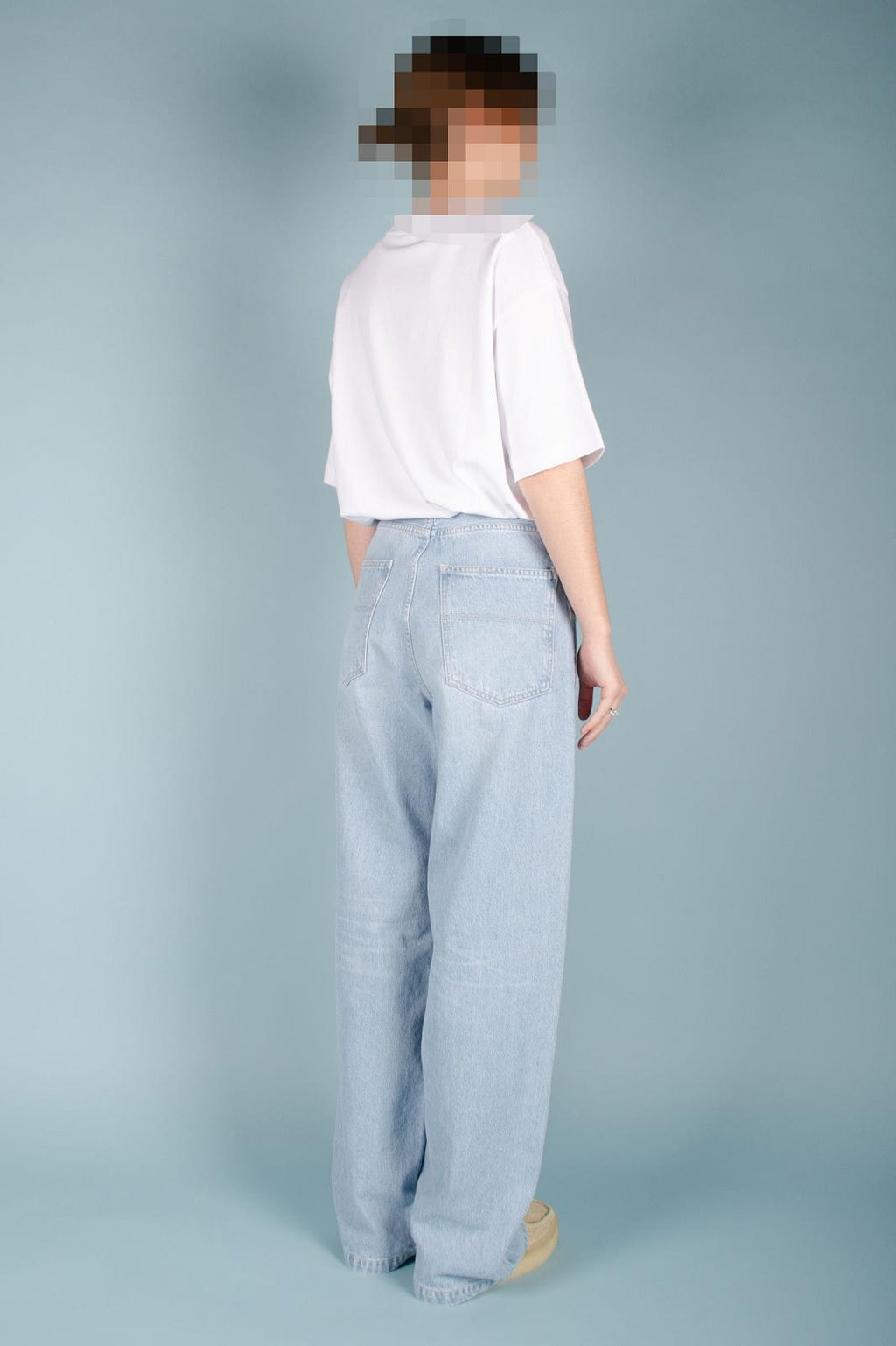 001 BLEACHED UNISEX JEANS