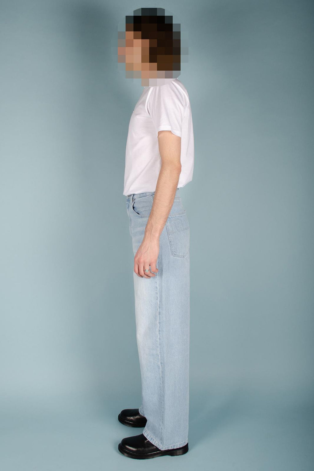 001 BLEACHED UNISEX JEANS