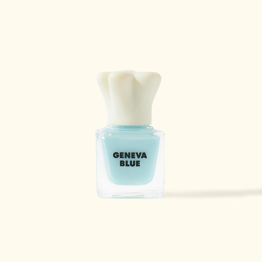 GENEVA BLUE NAIL POLISH