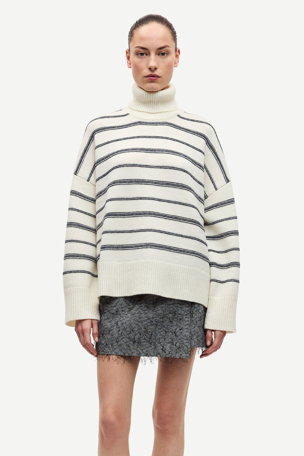 SAKEIKU STRIPE TURTLENECK