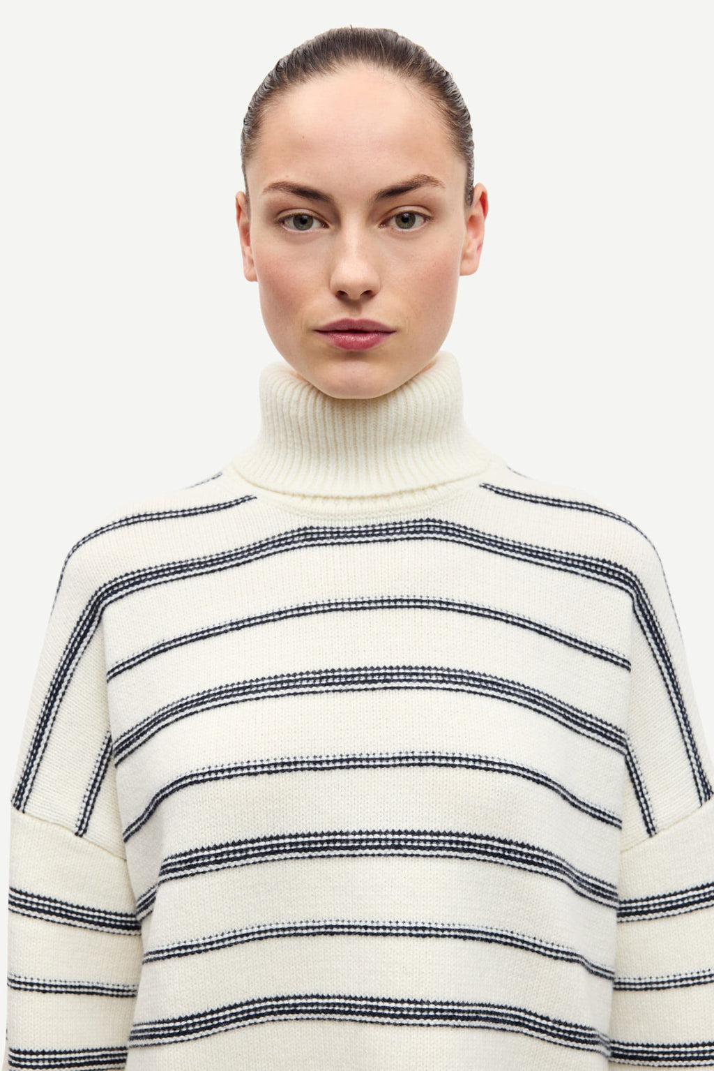 SAKEIKU STRIPE TURTLENECK
