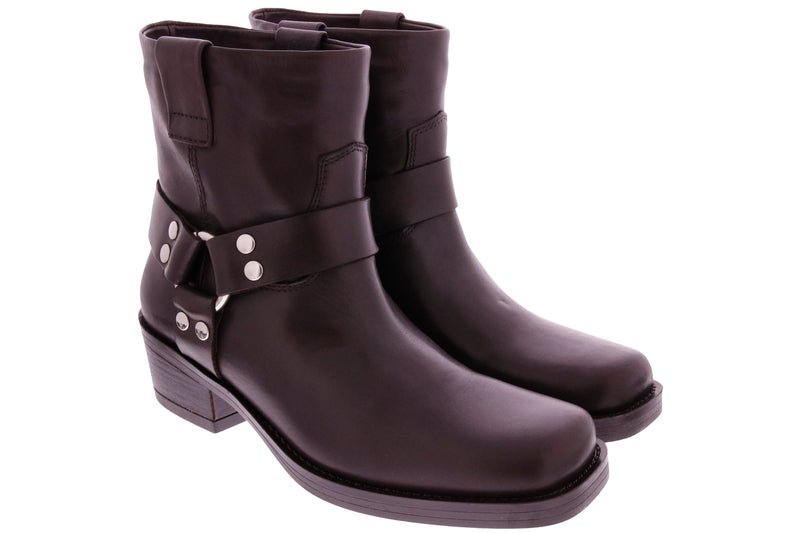 ANKLE BOOTS