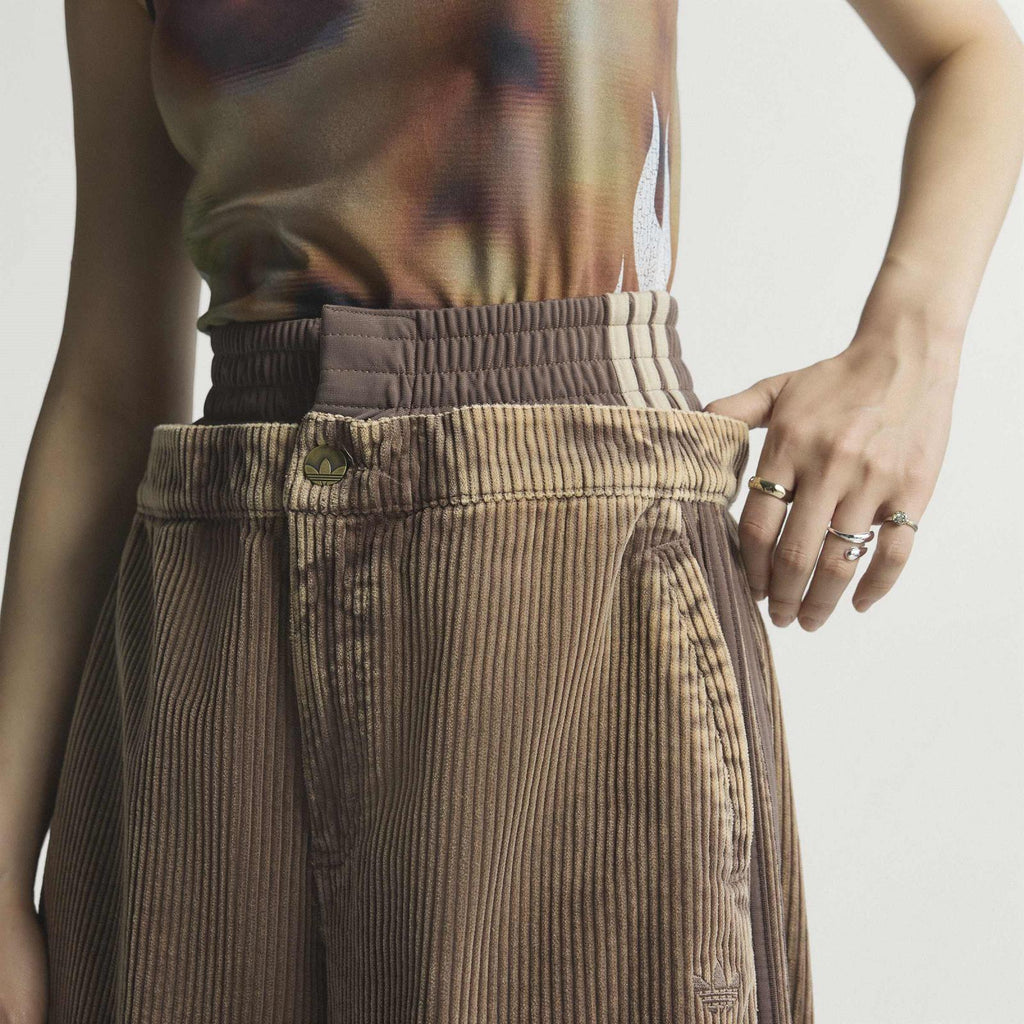 ADIDAS Corduroy SST oversized pants earth strata brown