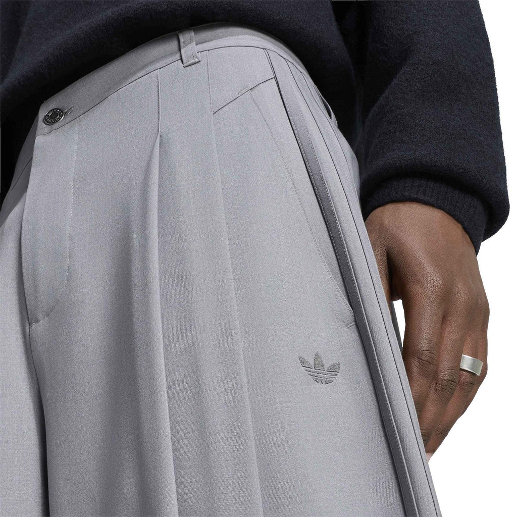 ADIDAS Track pants M grey