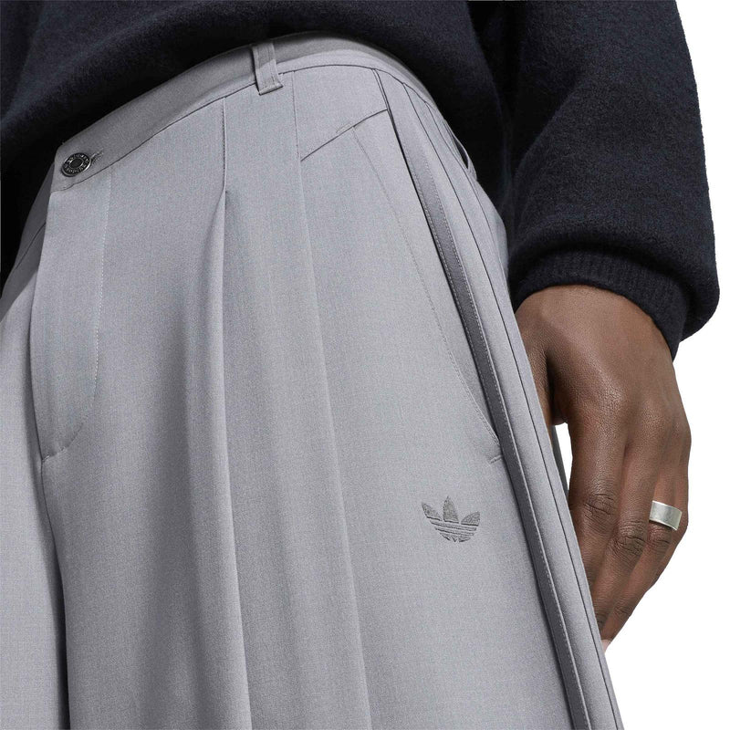 ADIDAS Track pants M grey