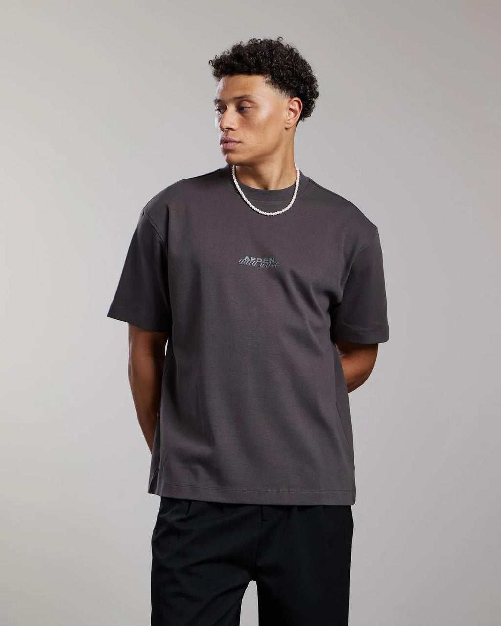 AEDEN Yasin tee raven