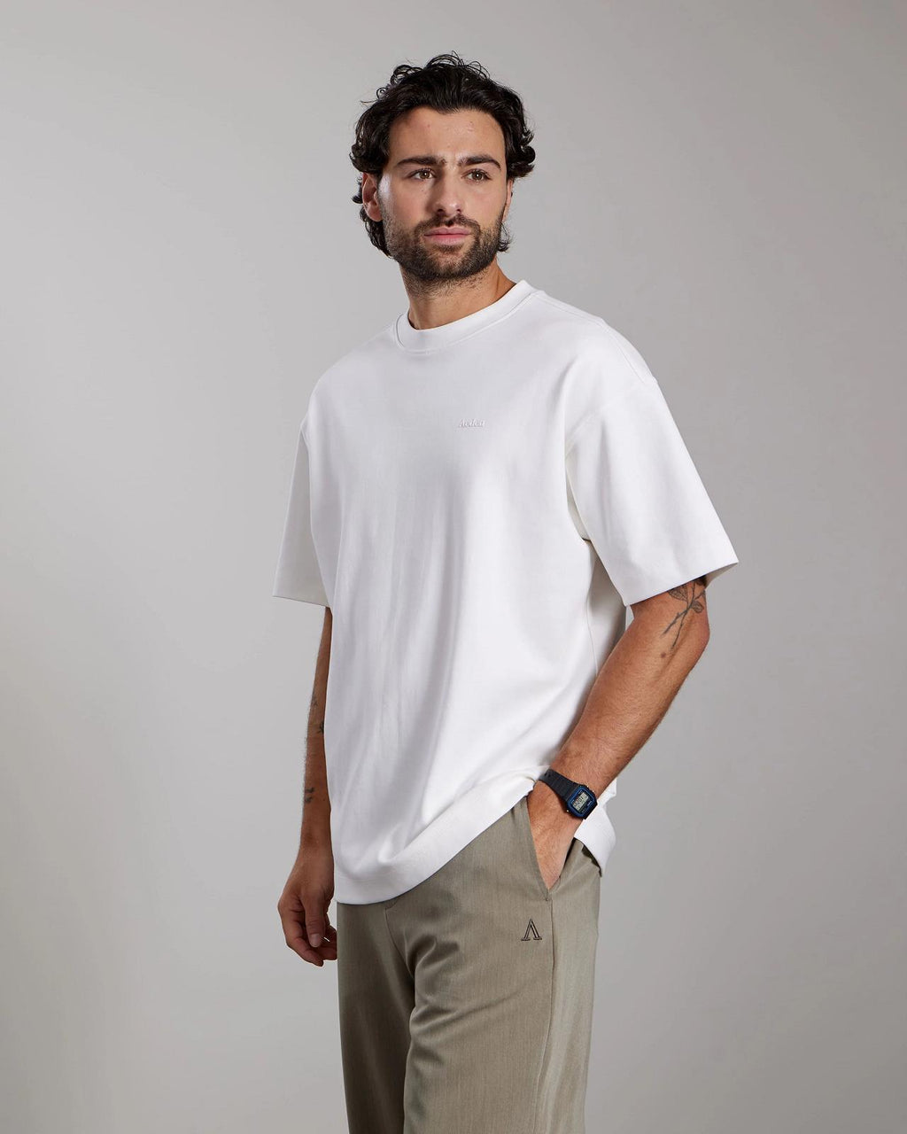 AEDEN Zaviano tee off white