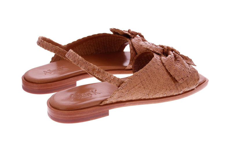 ALLAN K Winnie flower sandals camel