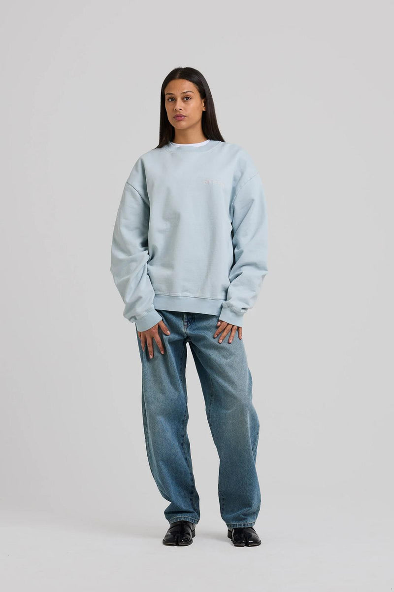 ARBOR ANTWERP Big application crewneck baby blue
