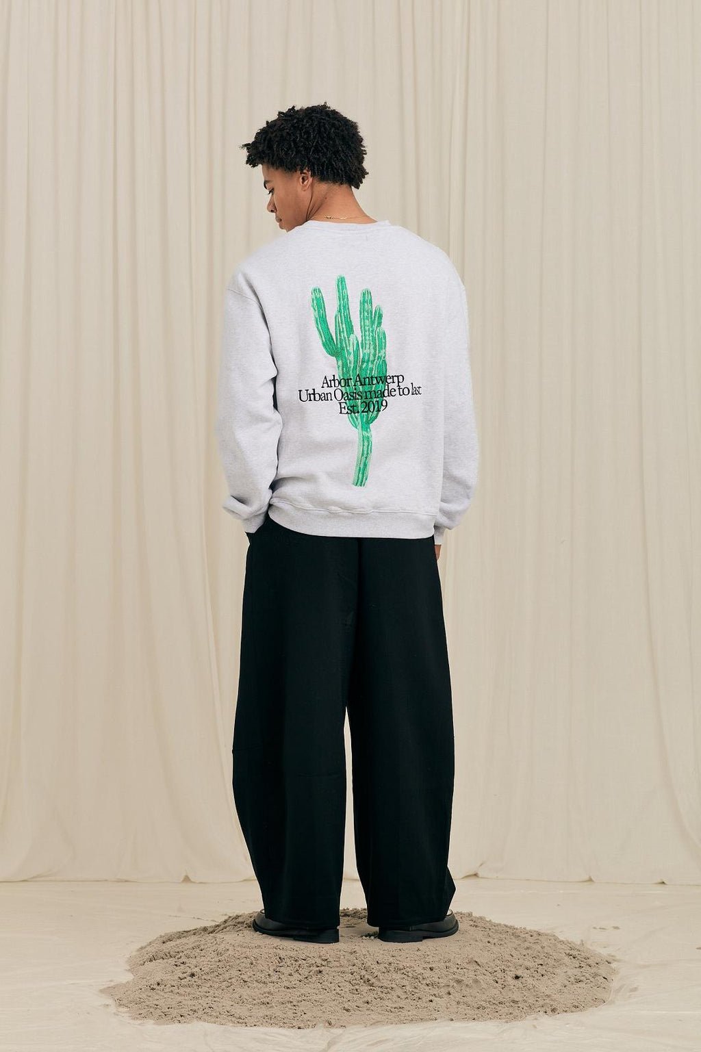 ARBOR ANTWERP Big cactus crewneck grey