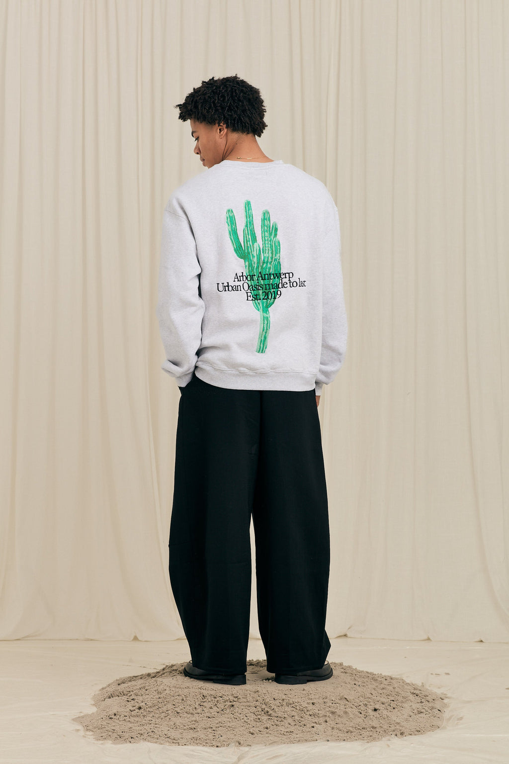 BIG CACTUS CREWNECK