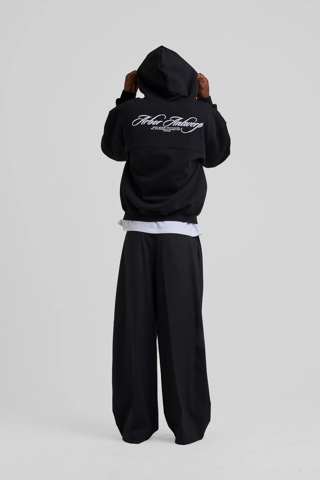 ARBOR ANTWERP Cursive hoodie black