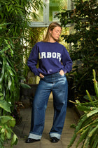 DISTRESSED FLOWER CREWNECK