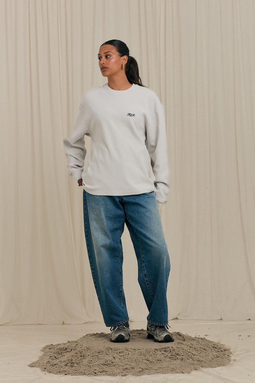 ARBOR ANTWERP Halftone waffle crewneck beige