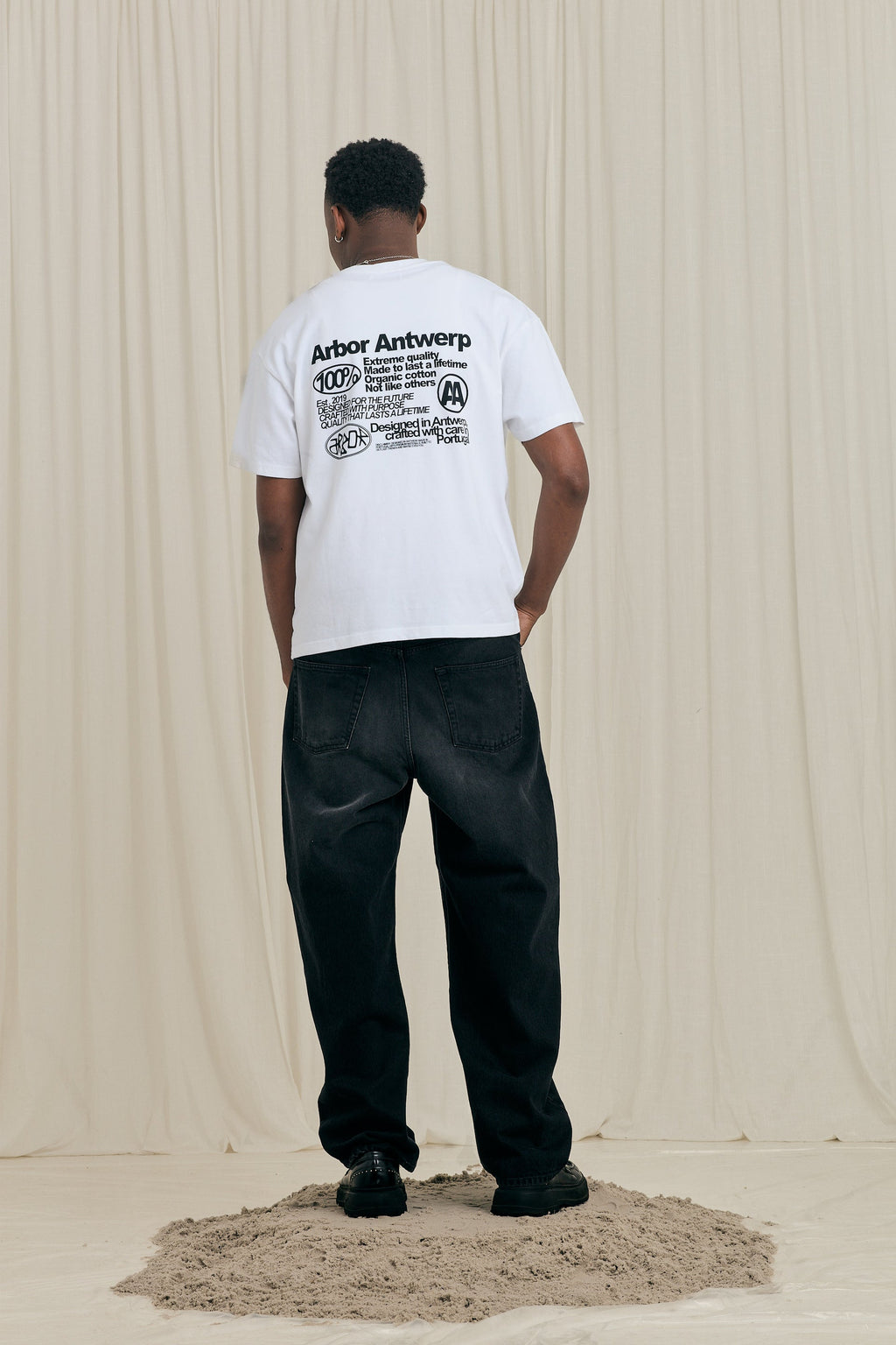 QUALITY BLACK T-SHIRT