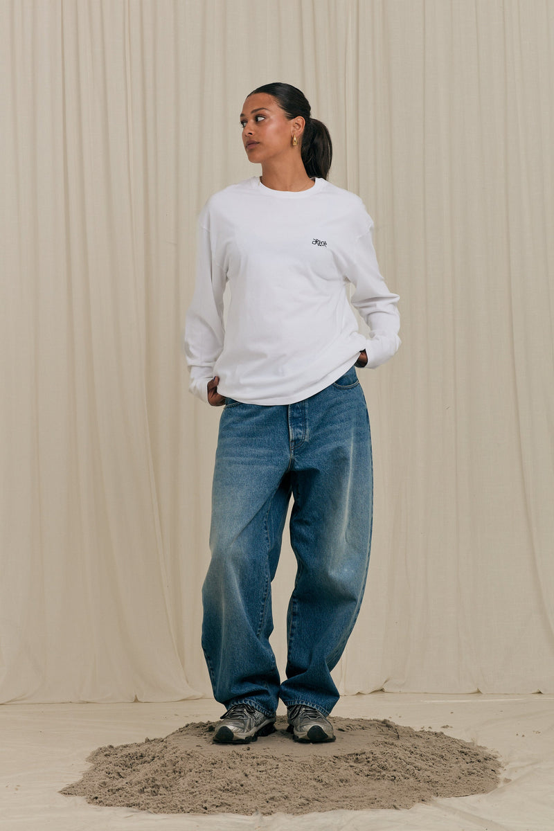 WHITE LOTUS LONGSLEEVE