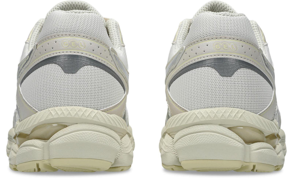 ASICS Gel-Cumulus 16 sneakers cream pure silver 1203A733-107