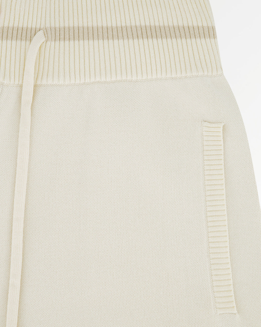 FILLING PIECES Knit shorts breaking bread antique white