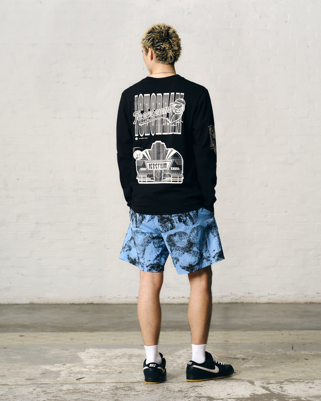 MULTI GRAPHIC LS T-SHIRT