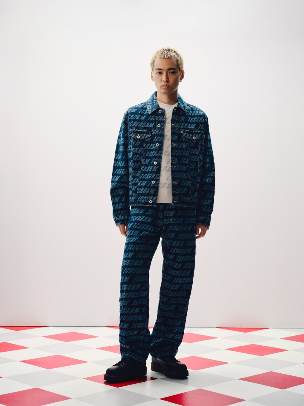 REPEAT LOGO DOUBLE SCOOP DENIM PANT