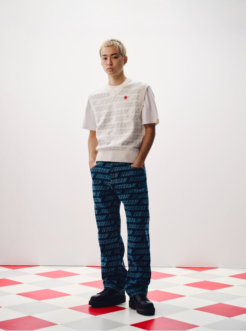 REPEAT LOGO DOUBLE SCOOP DENIM PANT