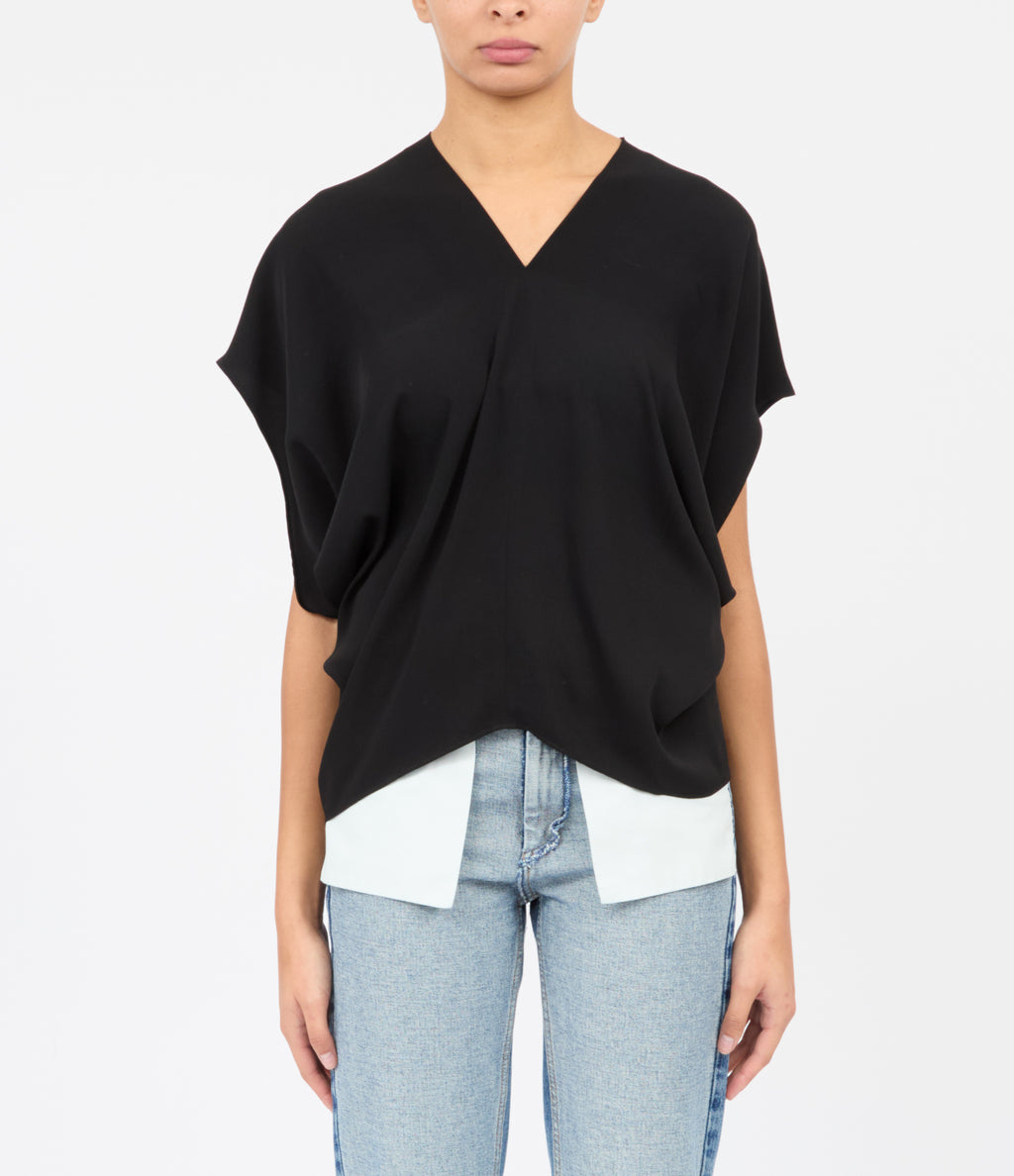 SHORT SLEEVED TOP