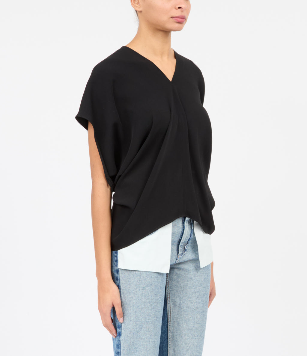 SHORT SLEEVED TOP