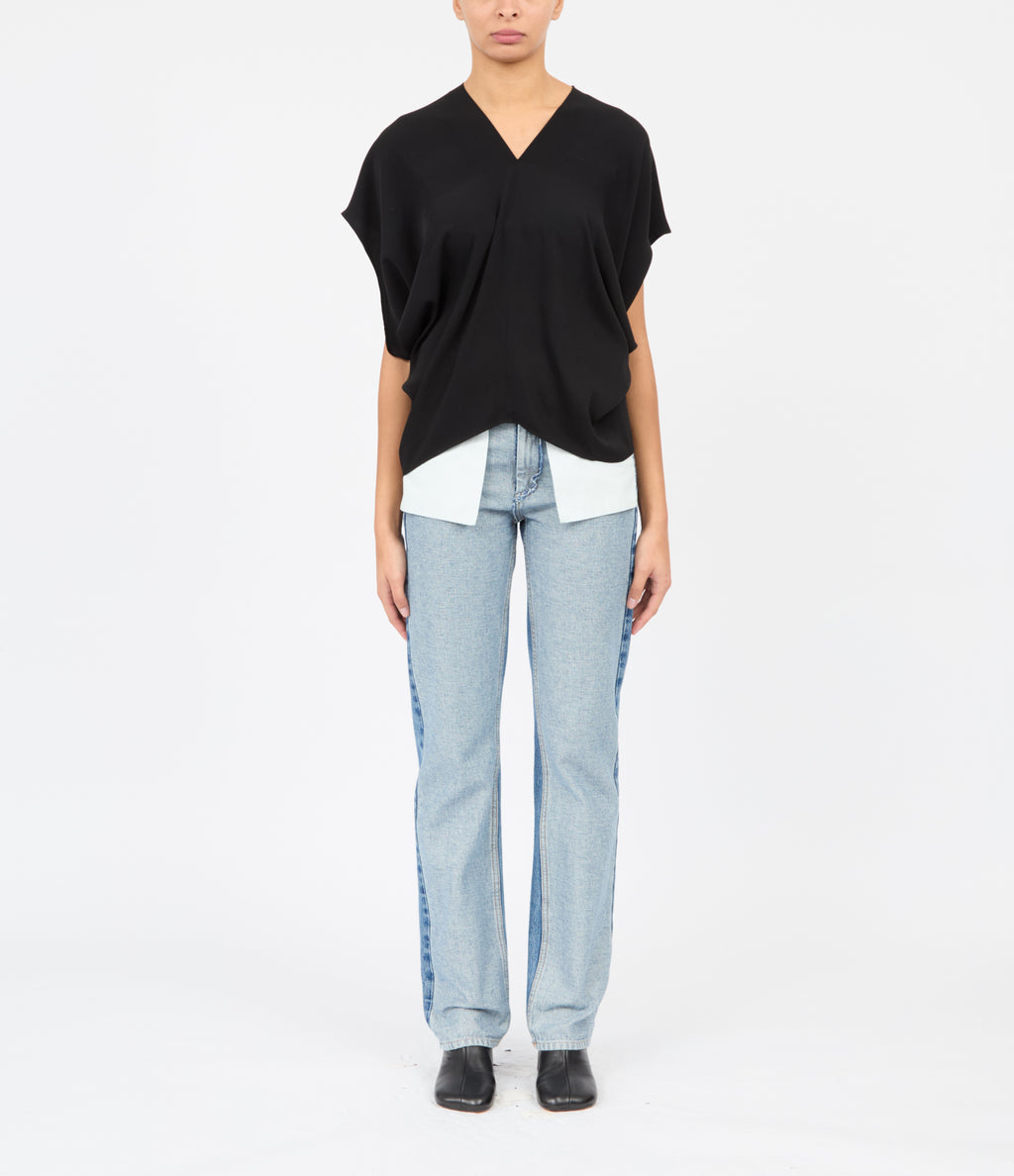 SHORT SLEEVED TOP