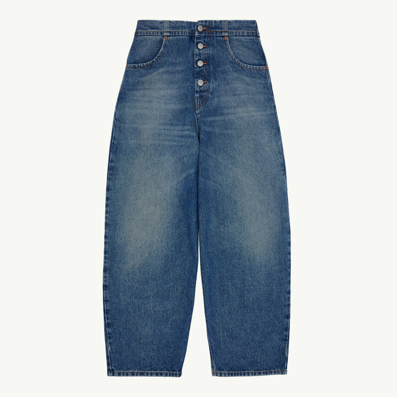 STRAIGHT LEG JEANS