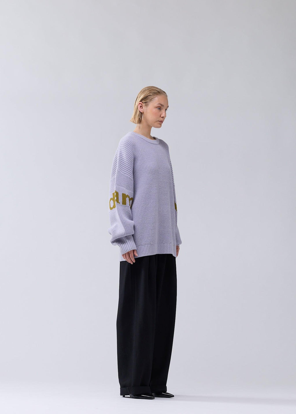 NAME CREW KNIT