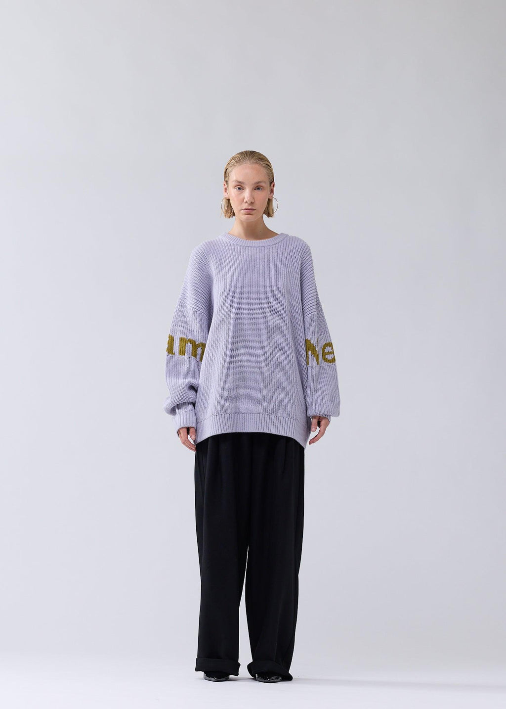 NAME CREW KNIT