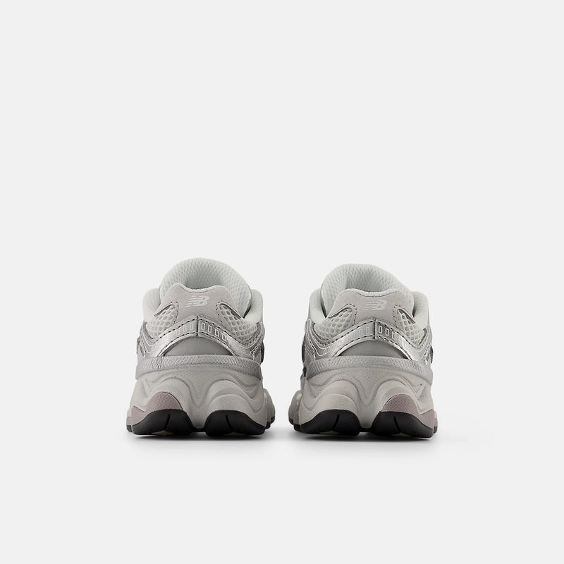 NEW BALANCE I90606FB sneakers raincloud/truffle salt