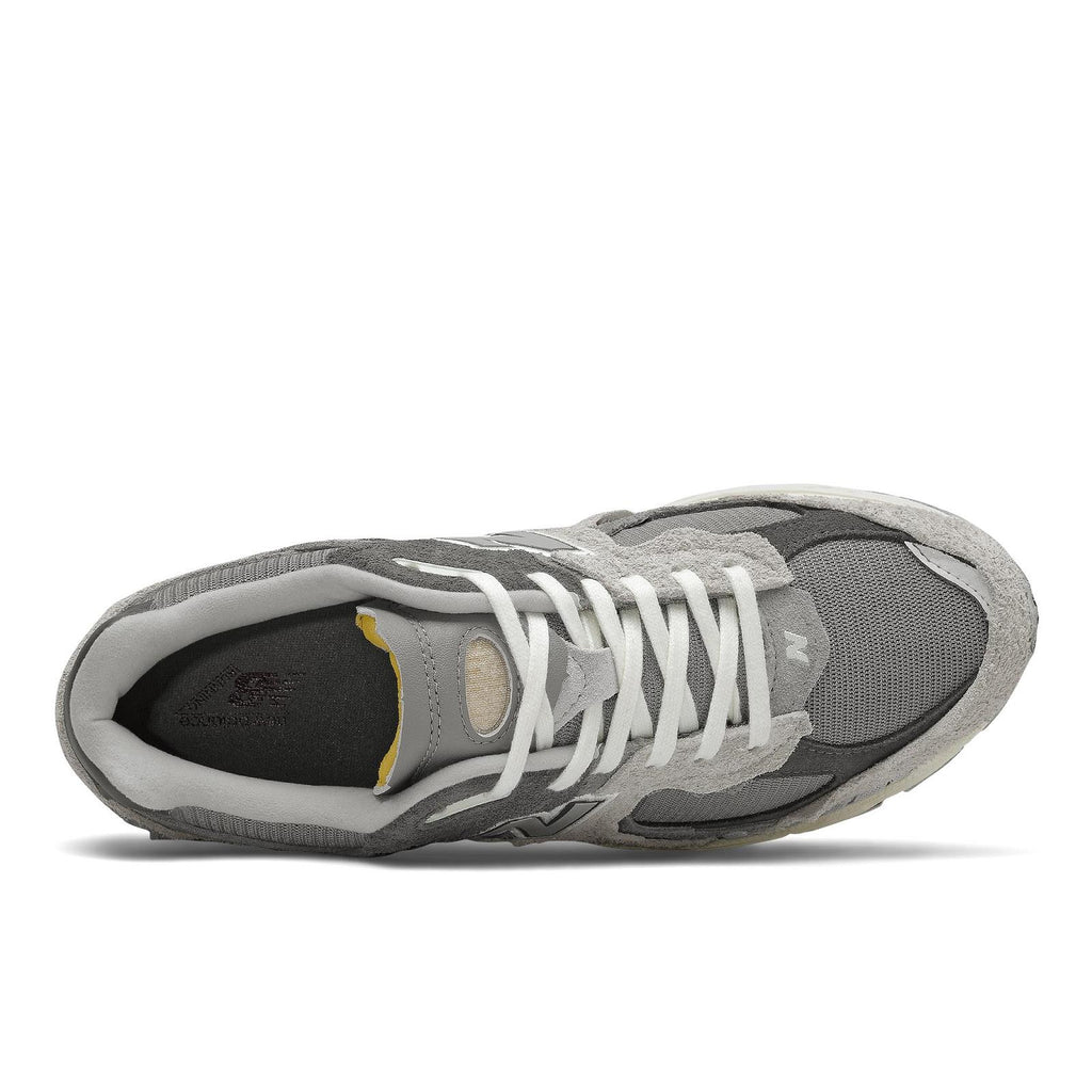 NEW BALANCE M2002RDA sneakers rain cloud magnet
