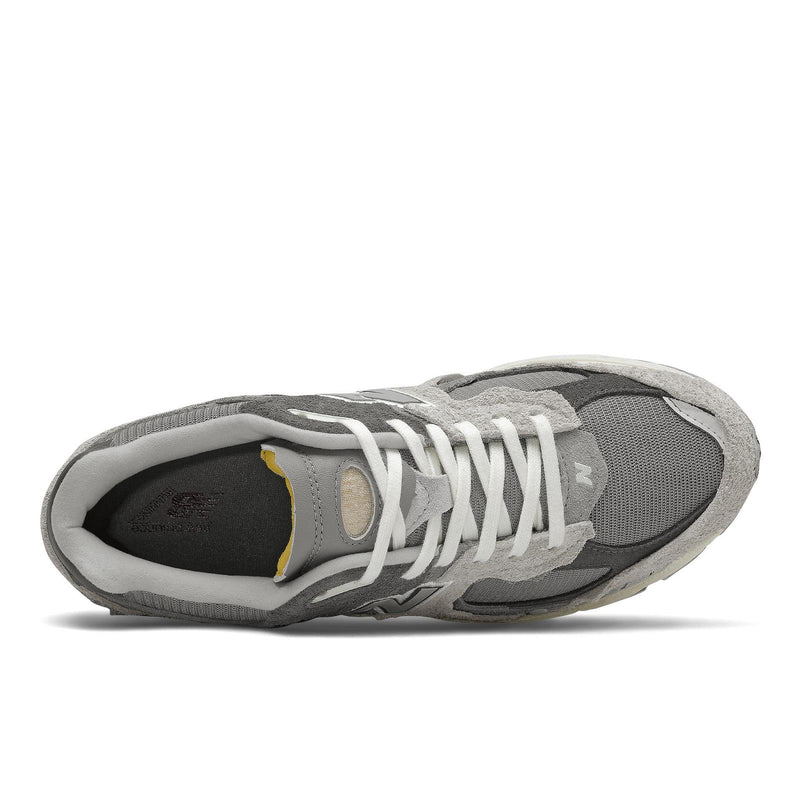 NEW BALANCE M2002RDA sneakers rain cloud magnet