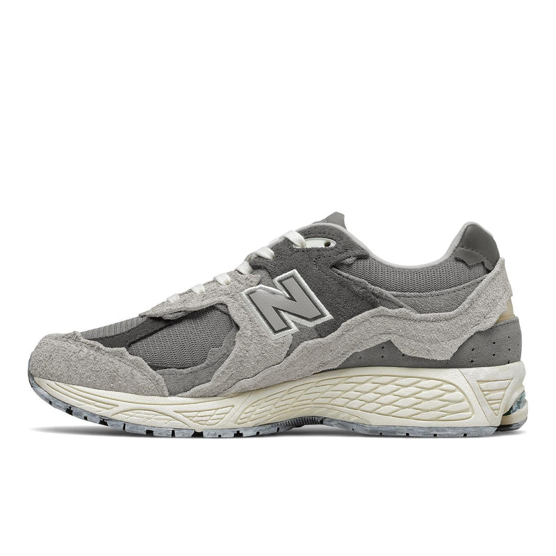 NEW BALANCE M2002RDA sneakers rain cloud magnet