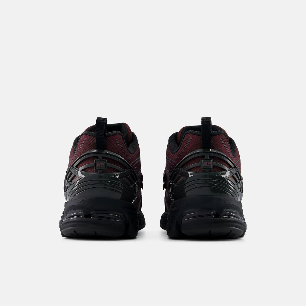 NEW BALANCE U19061R9 sneakers cherry leather black