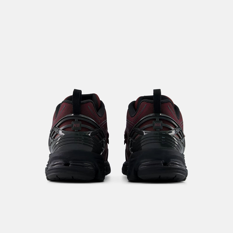 NEW BALANCE U19061R9 sneakers cherry leather black
