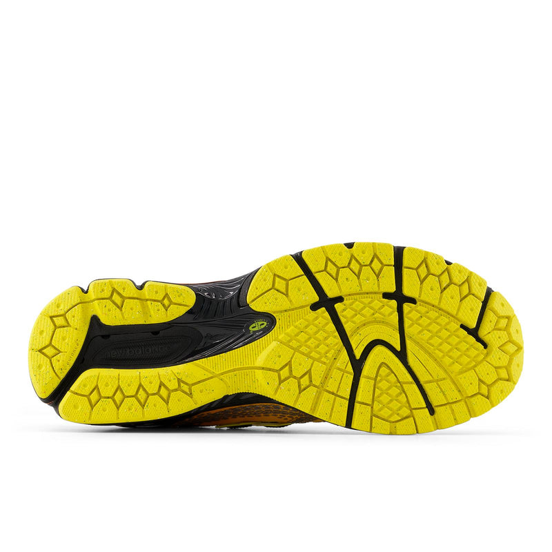 NEW BALANCE U19066QG sneakers punch yellow tangerine heat