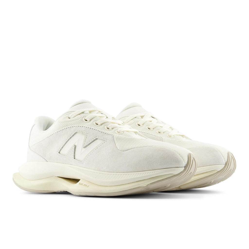 NEW BALANCE UTFOA4U0 sneakers angora