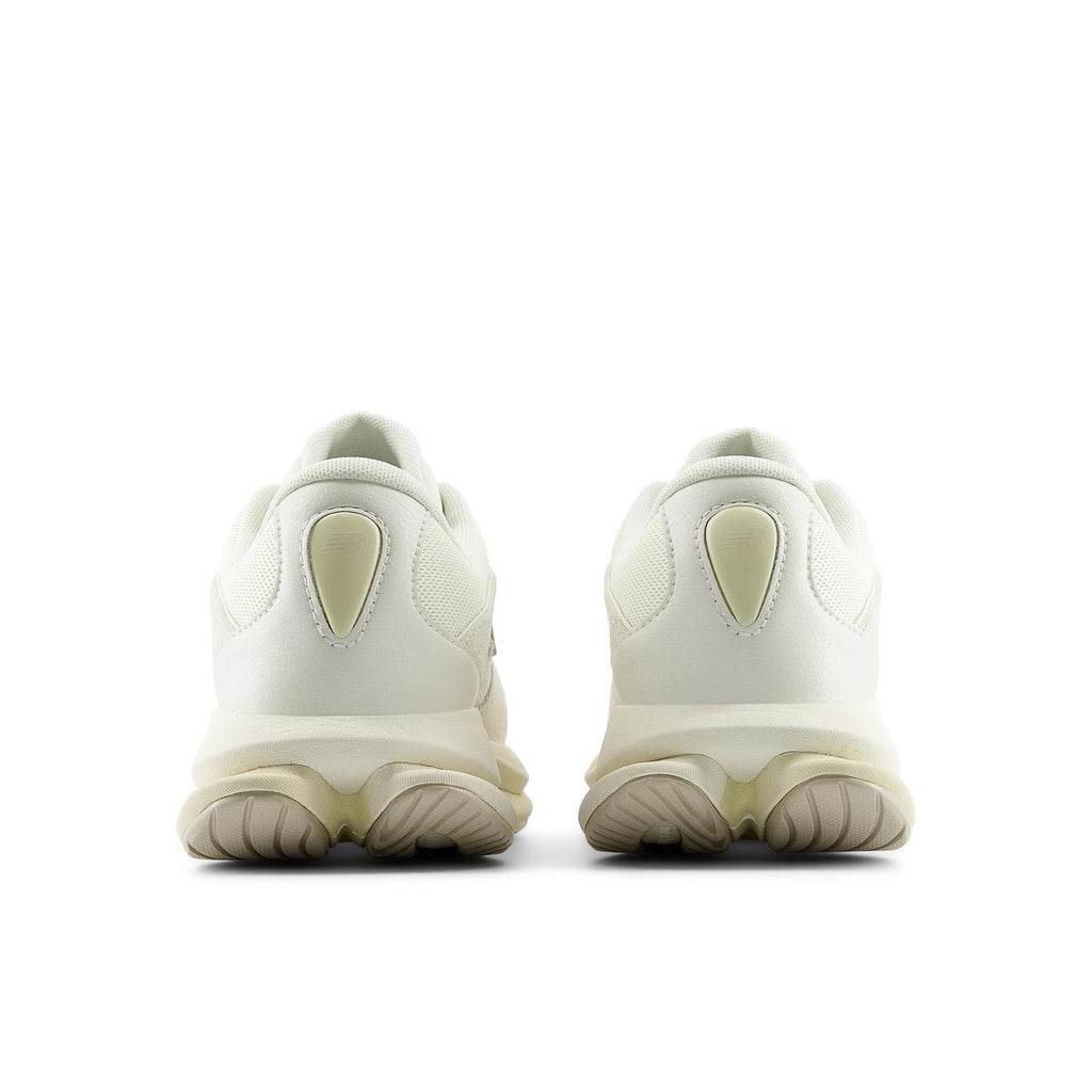 NEW BALANCE UTFOA4U0 sneakers angora