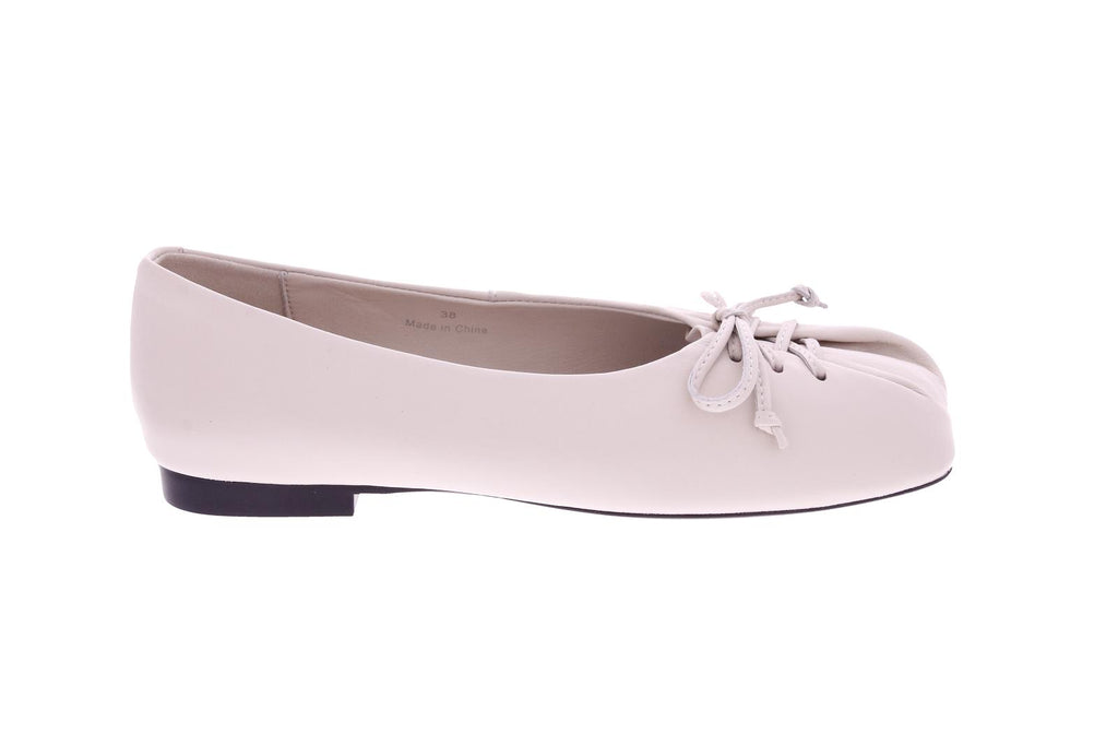 OA Non-fashion Butter lace up ballerinas off white