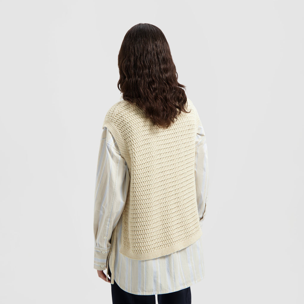 OPEN KNIT VEST