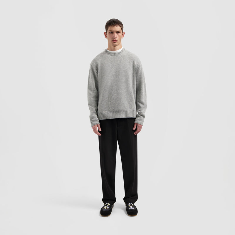 REGULAR TWILL PLEATED CHINO’S