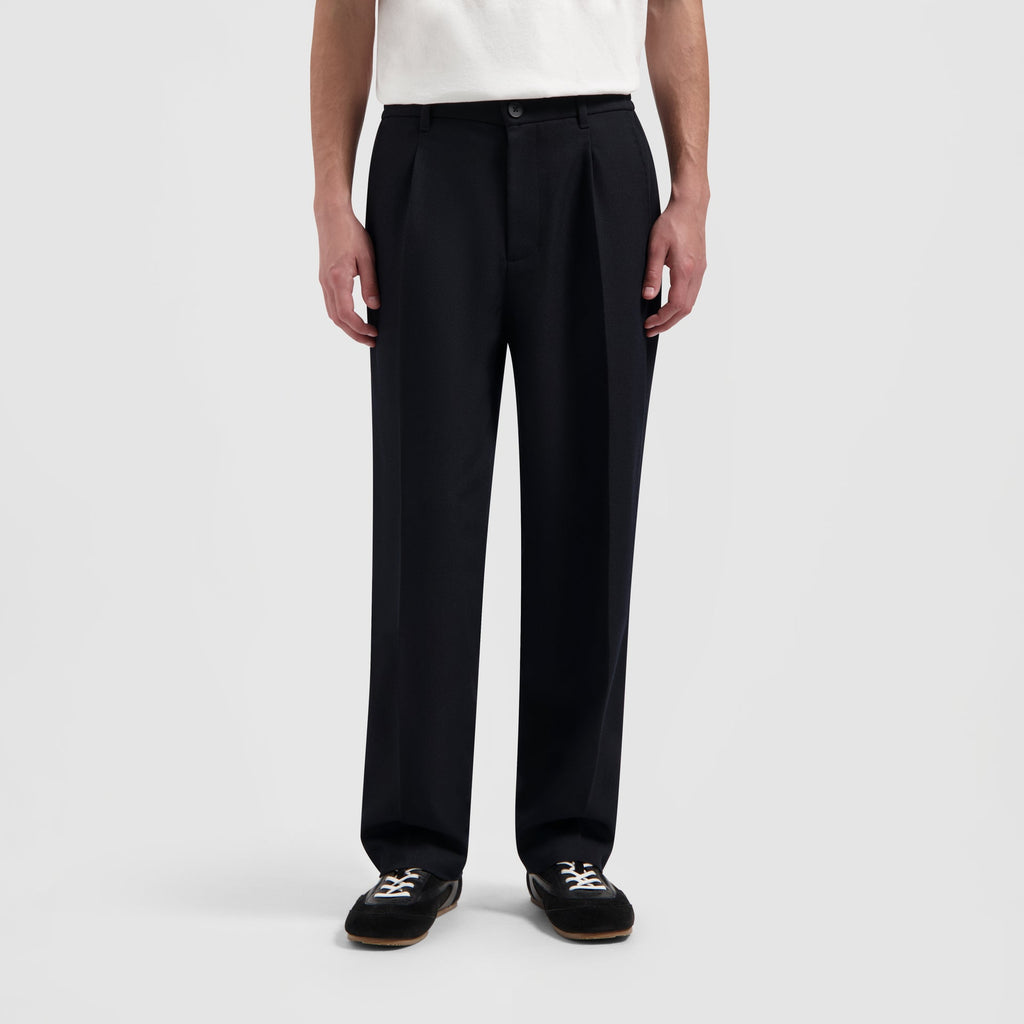 REGULAR TWILL PLEATED CHINO’S