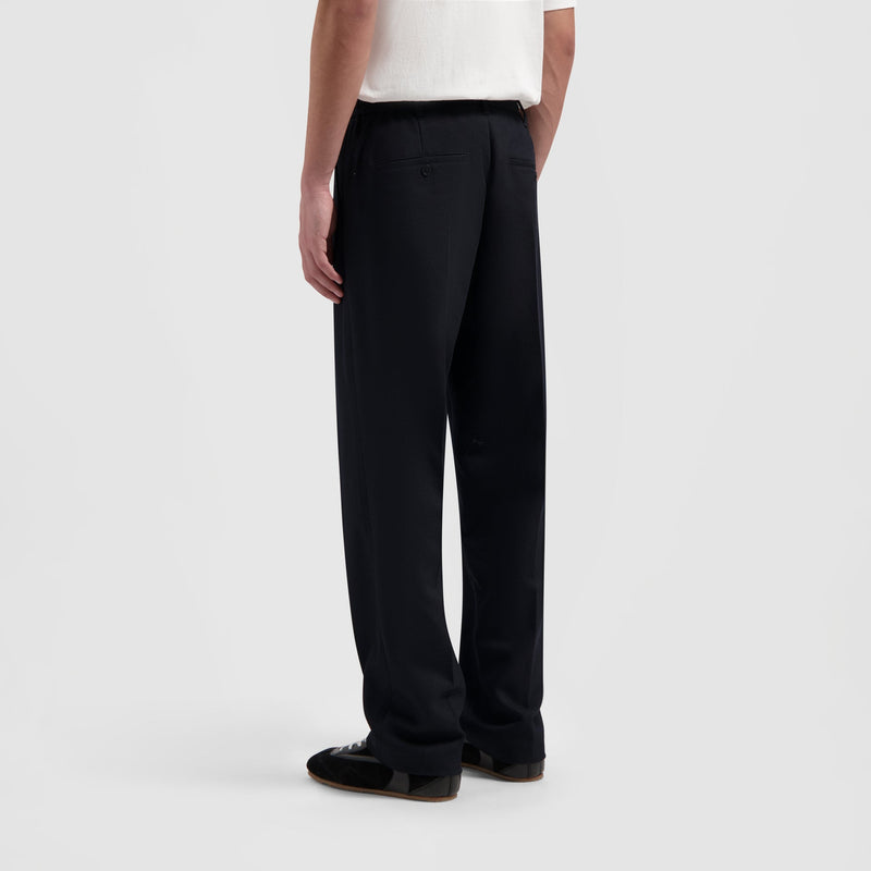 REGULAR TWILL PLEATED CHINO’S