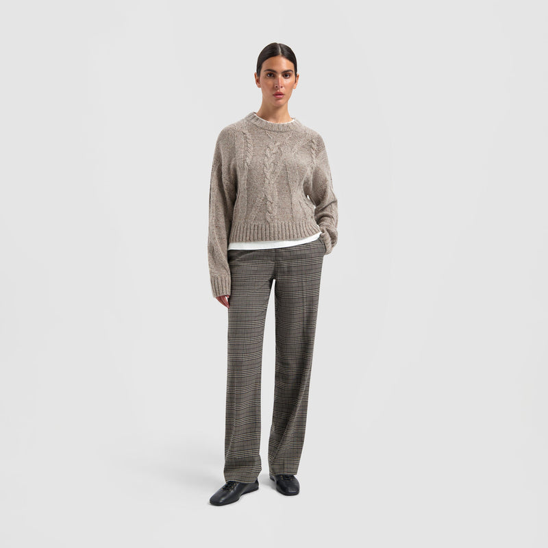 WMN SPECKLED CABLE KNIT